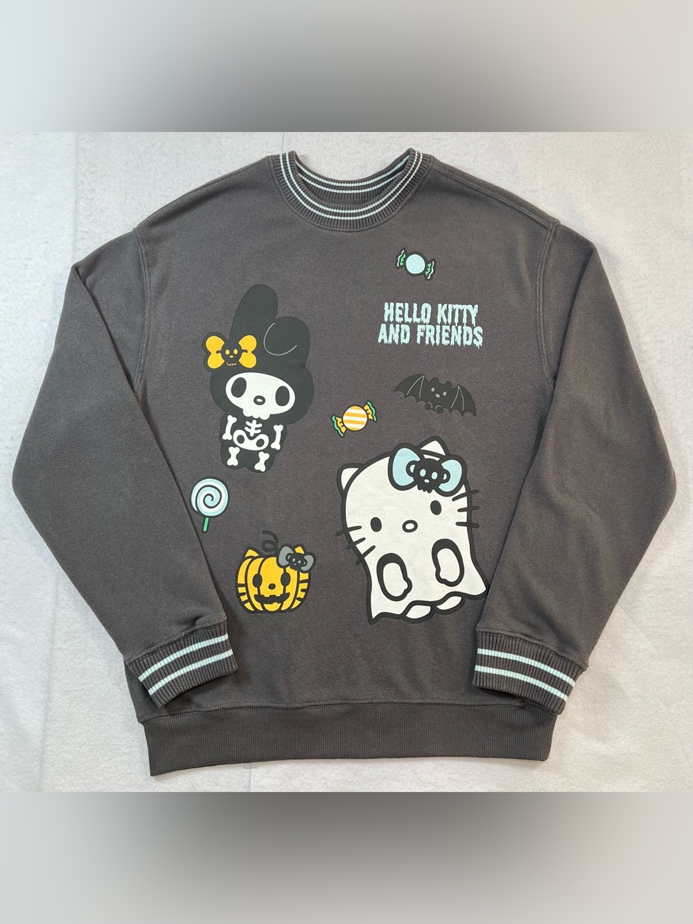 Sanrio Hello Kitty Friends Halloween Graphic Sweatshirt Gray XS Glow In The Dark